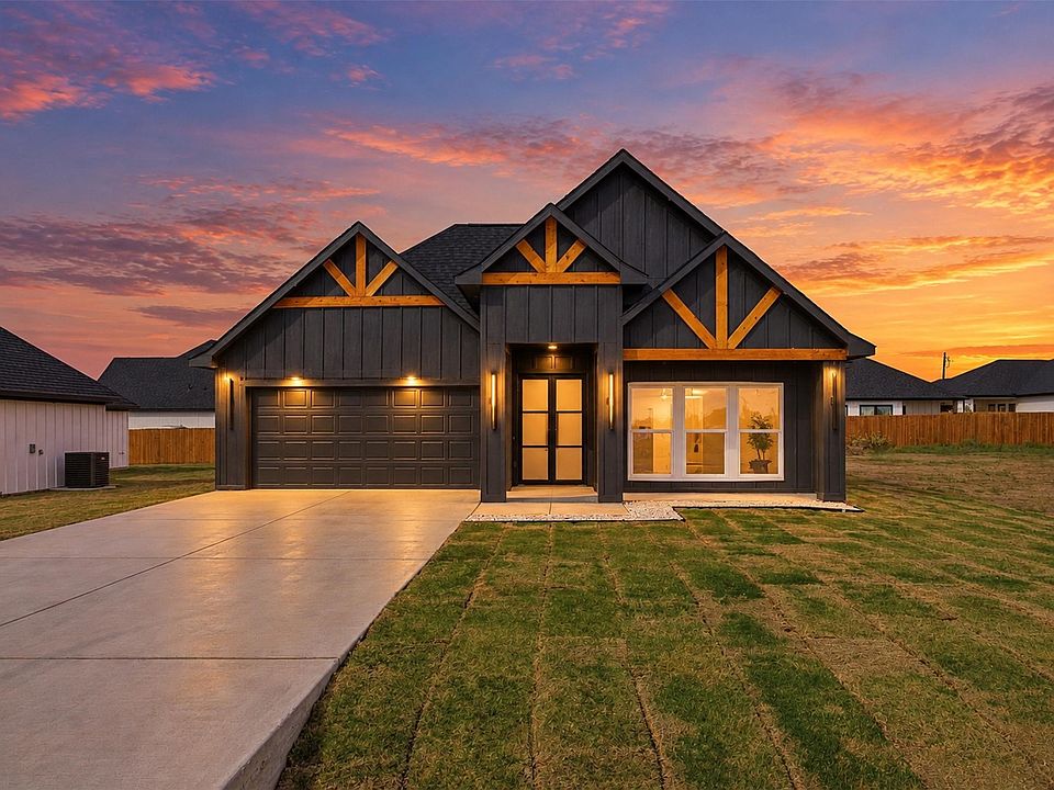 1st image of 101 Connor Cir