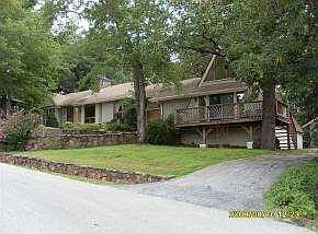 2nd image of 834 Briar Cliff Rd