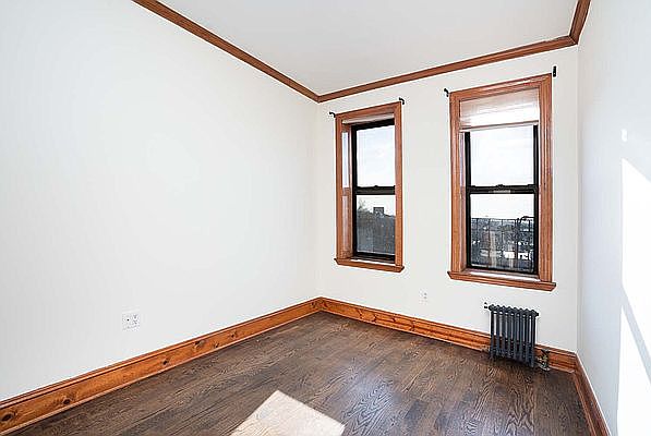 1st image of 190 15th St #20