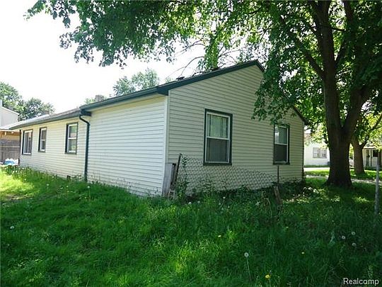 2nd image of 2631 Cascade Ct