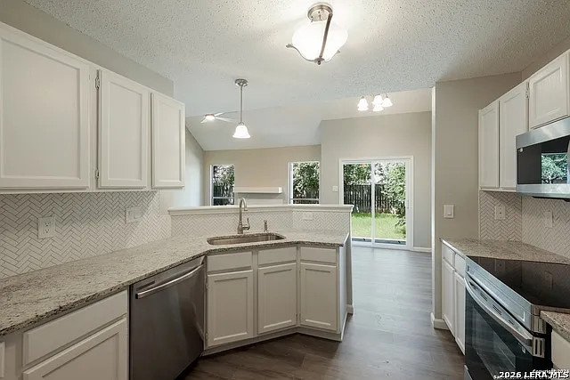 7539 Rimhurst — Photo 3