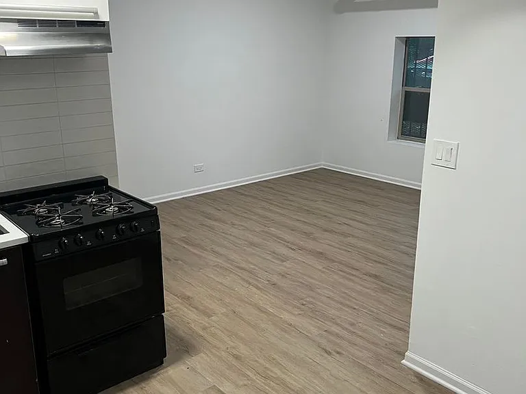 5054 N Winthrop Ave #101 — Photo 3