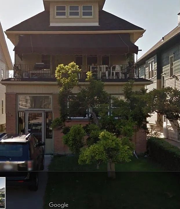 1st image of 204 Commonwealth Ave #1
