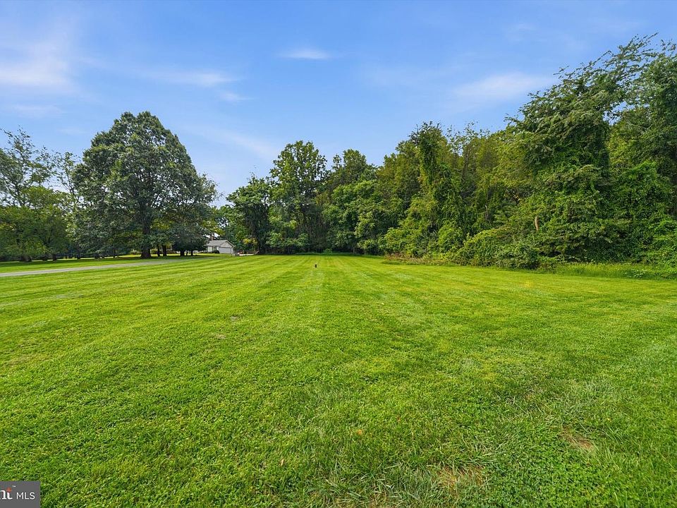 1st image of 25204 Woodfield School Rd