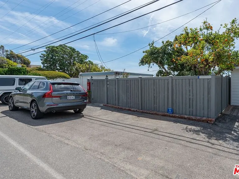 24942 Malibu Rd — Photo 43