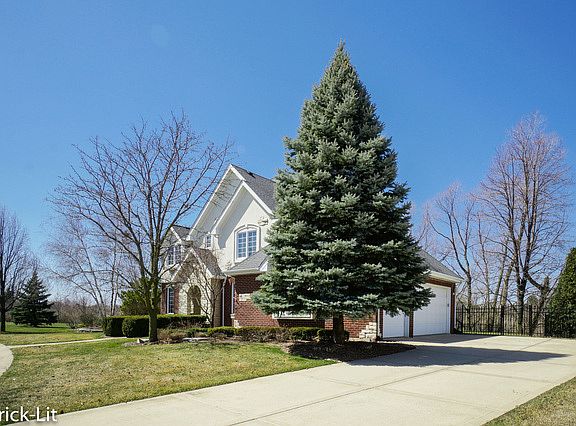 4th image of 10530 Emerald Ave