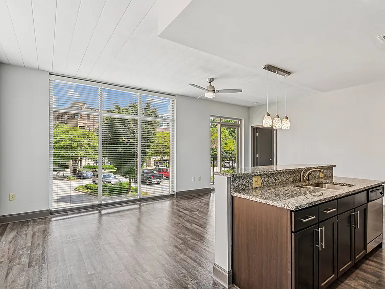 Rivers Edge Apartments — Photo 7