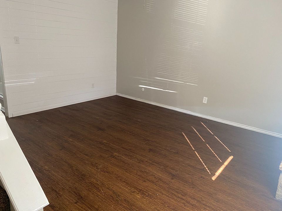 1st image of 1608C Sun Valley Dr