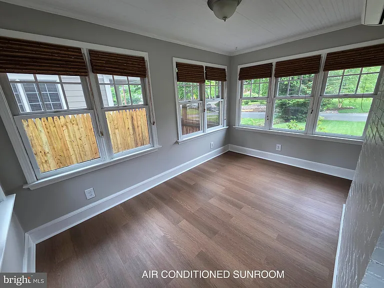 5528 Johnson Ave — Photo 6