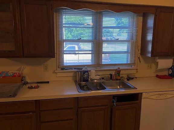4th image of 1424 Avenue F