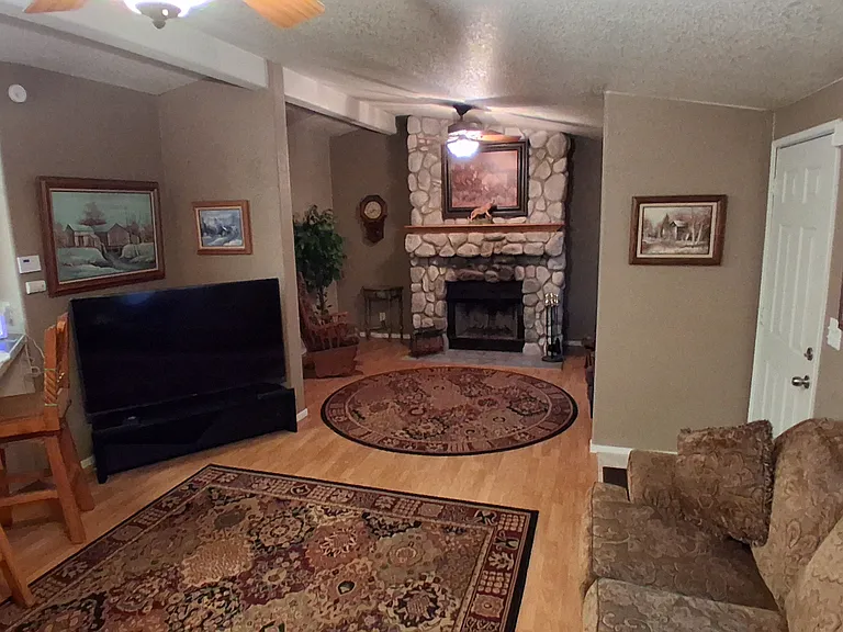 9985 Frontier Trl — Photo 1