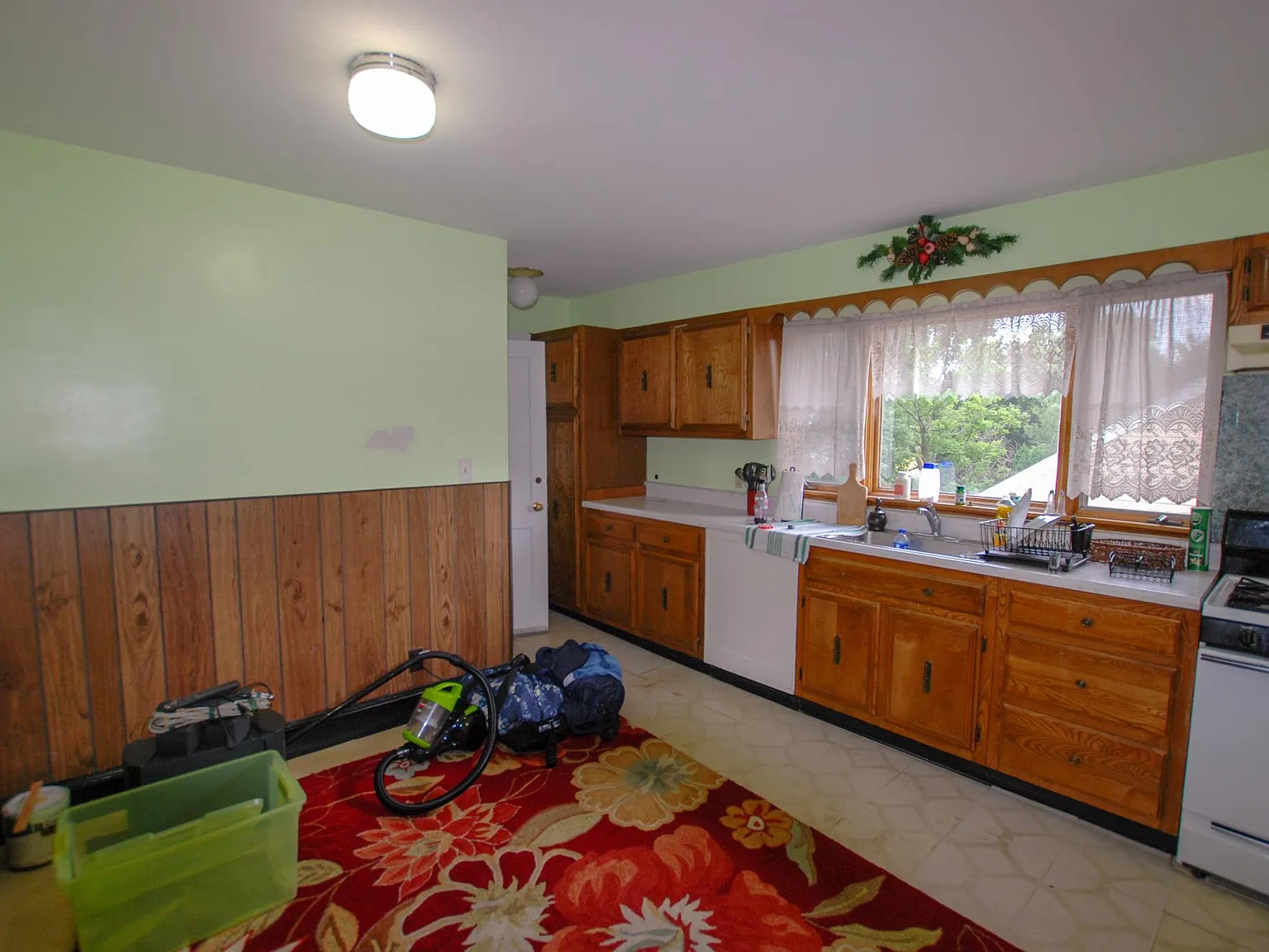 159 Forest St — Photo 2