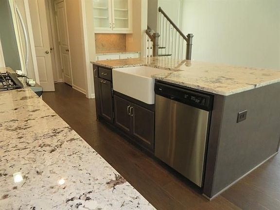 5th image of 3638 Locklyn Ln SE