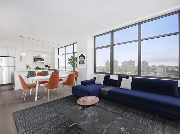 424 Bedford Avenue image 1 of 19