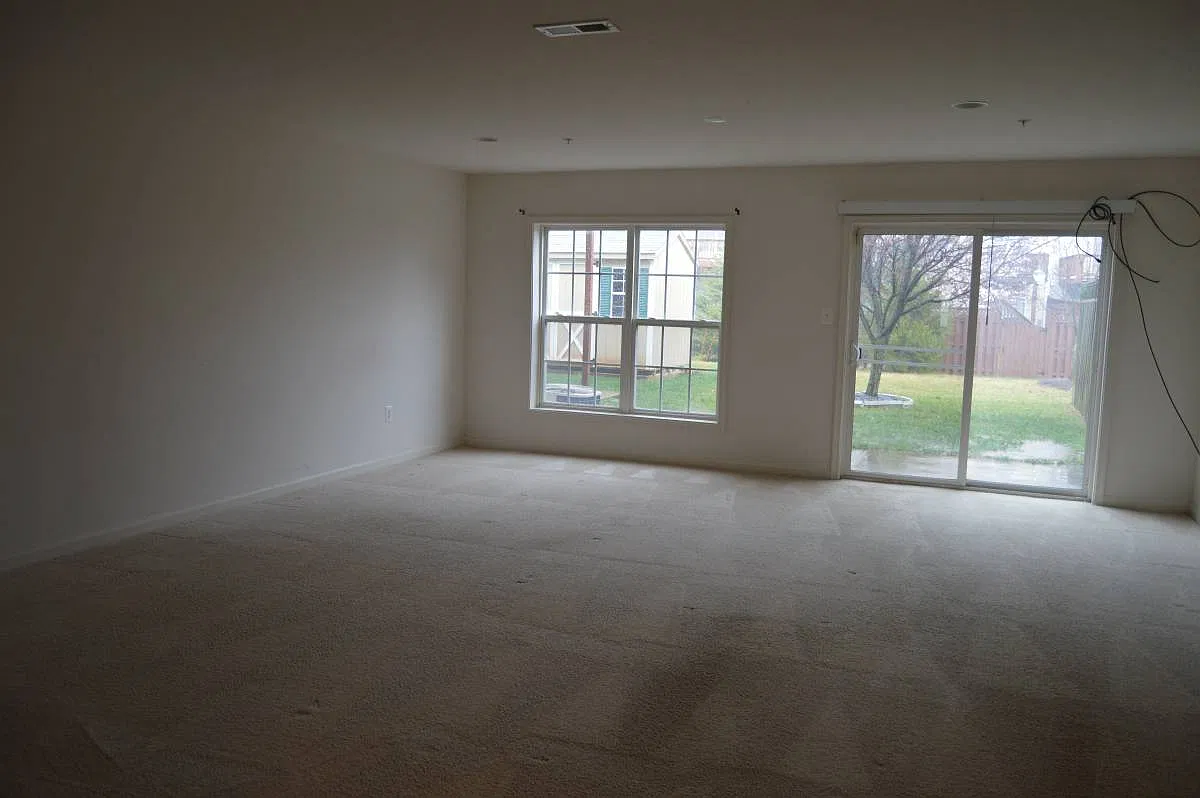 1 bed, 2640 sqft, $900 — Photo 1