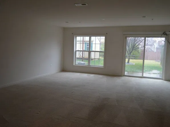 2550 Emerson Dr, Frederick, MD 21702