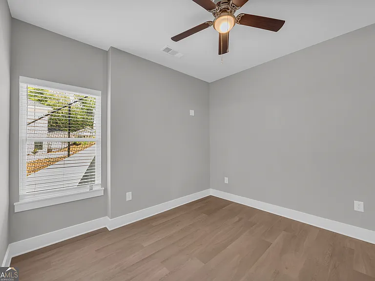 185 Miller St #B — Photo 10