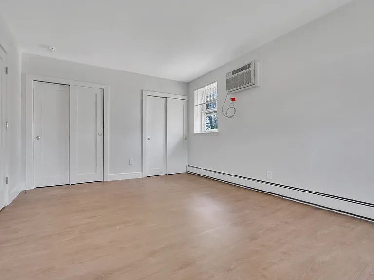 Lancaster Court Apartments — Photo 19