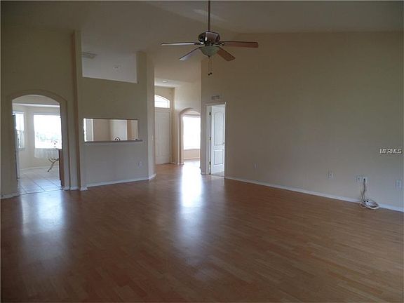 5th image of 8387 Greystone Dr