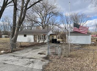5228 Cleveland Dr, McHenry, IL 60050