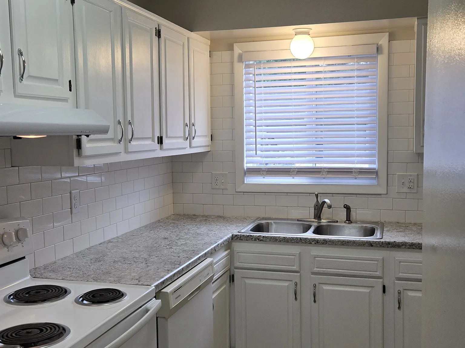 3004 SE 20th St — Photo 2