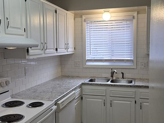 2nd image of 3004 SE 20th St #3