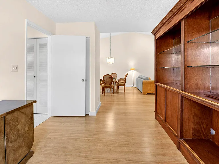10938 Roebelini Palm Ct #B — Photo 24