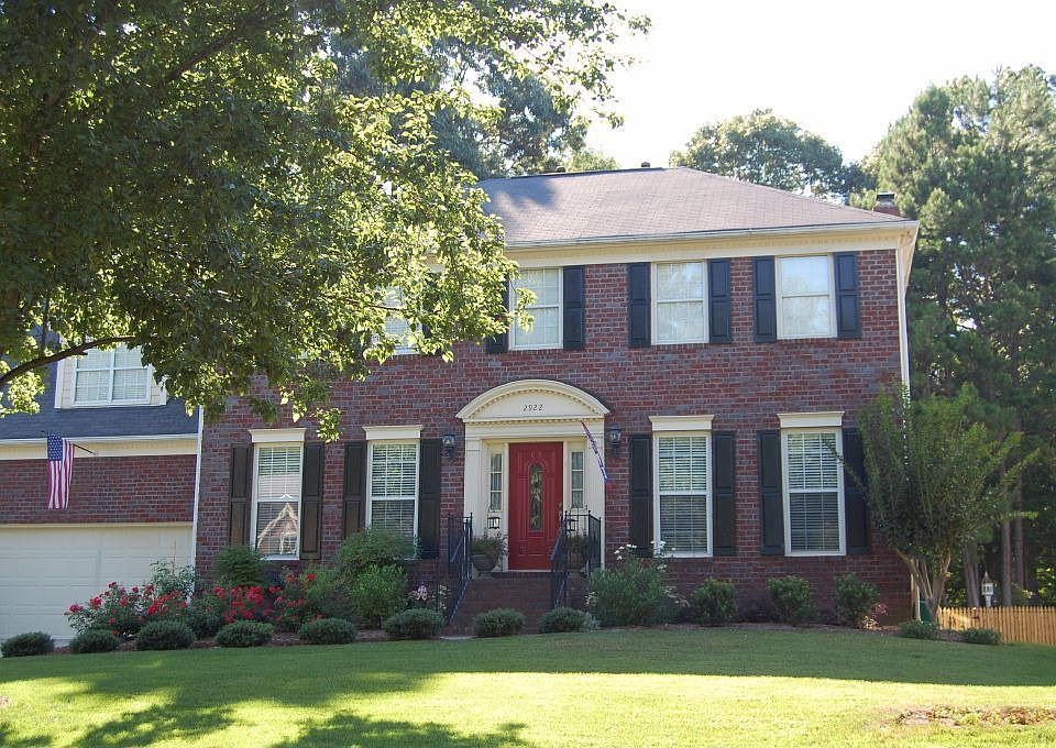 1st image of 2922 Redfield Dr