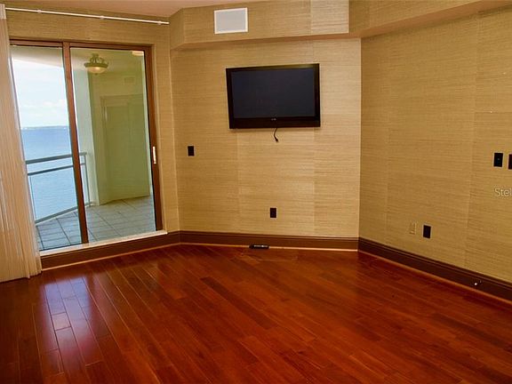 5th image of 4201 Bayshore Blvd Unit 1201