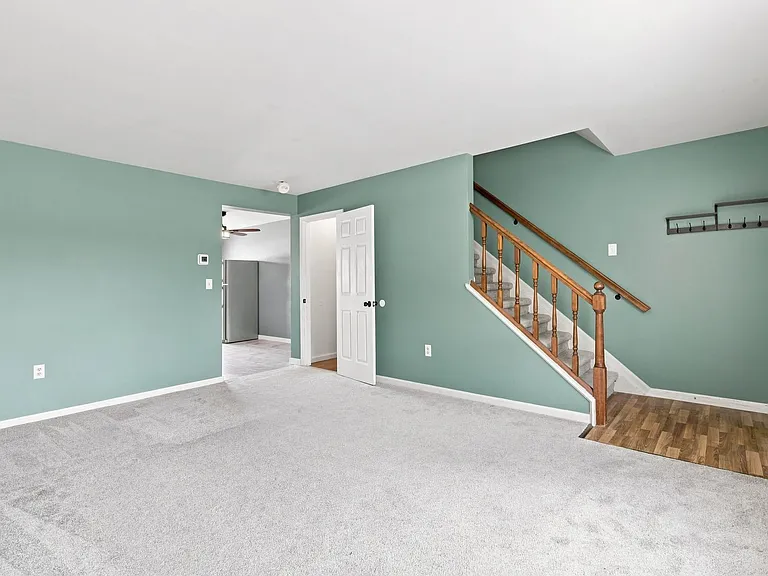 15 Beech Ln — Photo 3