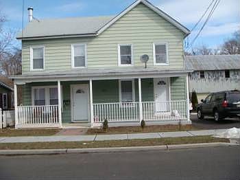 1st image of 405 Olive St
