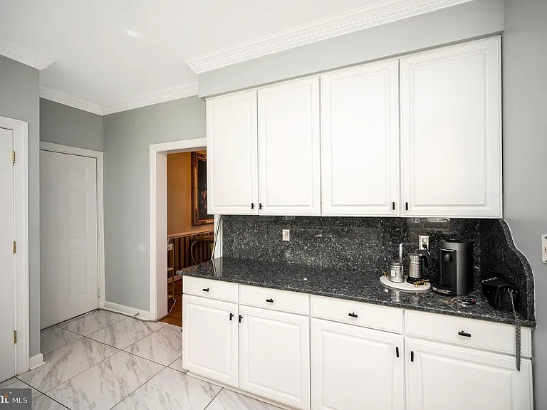 16005 Kings Mountain Rd — Photo 15