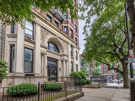 2nd image of 483 Beacon St APT 37