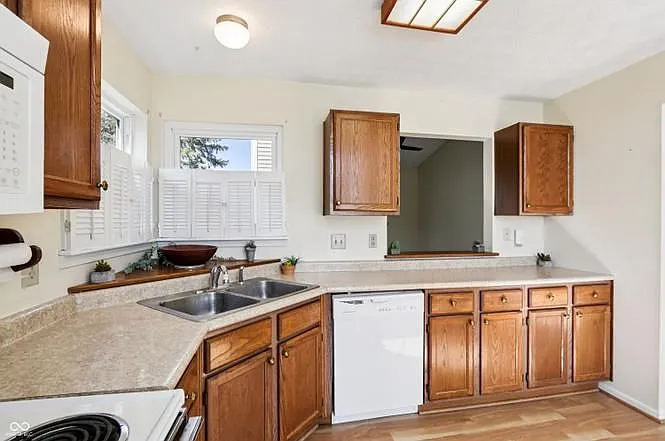 3122 Village Park North Dr — Photo 6