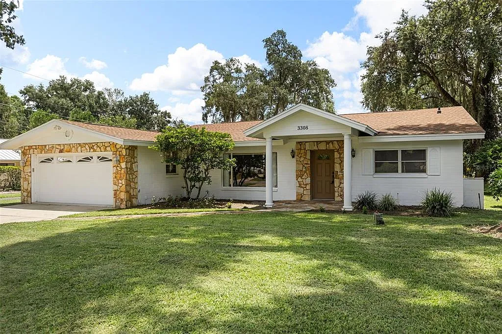 3 bed, 2.0 bath, 2194 sqft, $2,495 — Photo 1