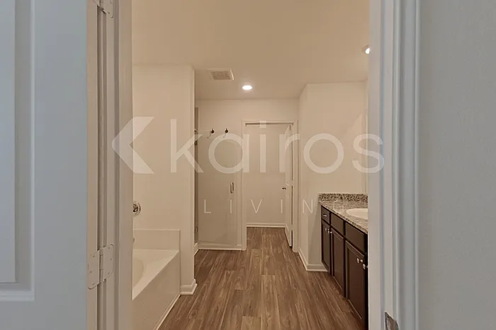 906 Shady Brk — Photo 14