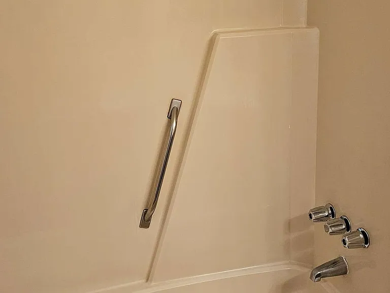 412 Vienna Cir — Photo 14