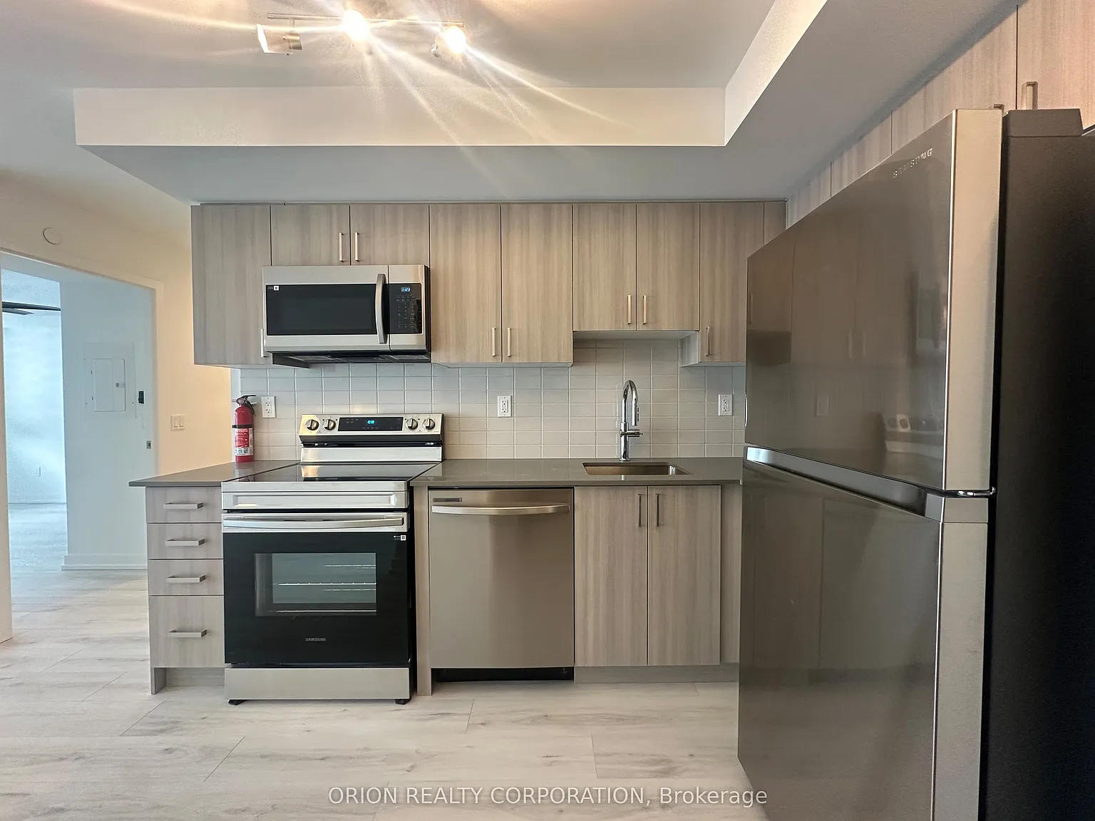 1435 Celebration Dr — Photo 3