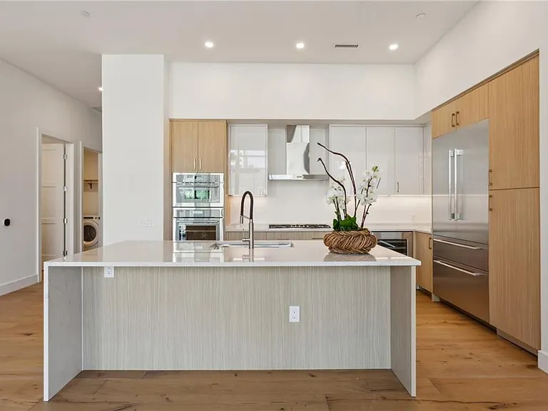 2425 Peachtree Rd NE #403 — Photo 7