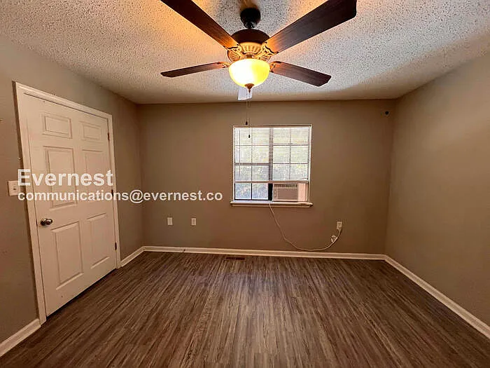 1800 Labette Manor Dr #5 — Photo 6