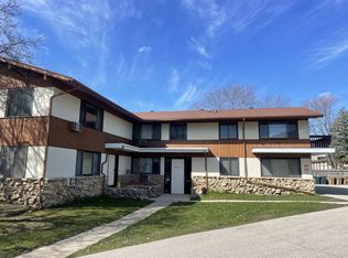 2606 Ardsley Circle, Madison, WI 53713