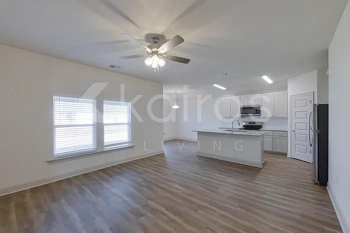 17611 Carlisle Ave — Photo 2