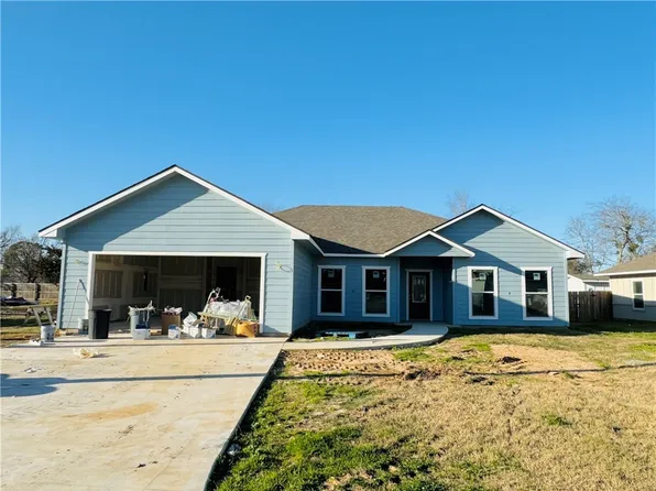 410 Wrangler St, Franklin, TX 77856