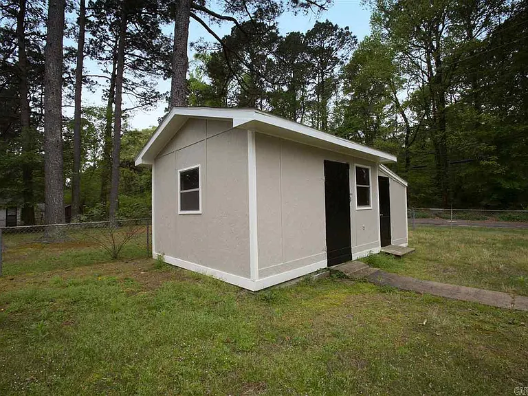 6724 Carolina Dr — Photo 10
