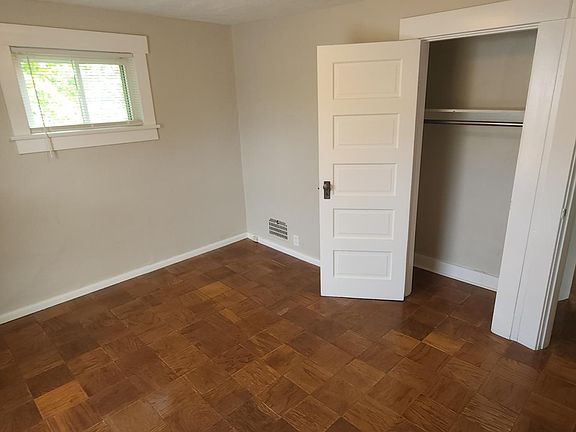 5th image of 228 Heaton Ave
