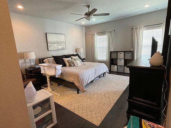 5th image of 5219 S 65th Pl