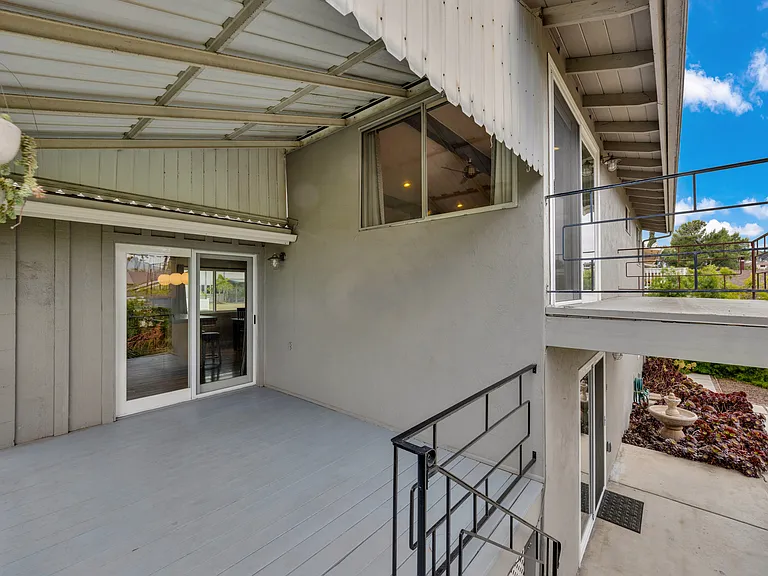 5621 Morro Way — Photo 43