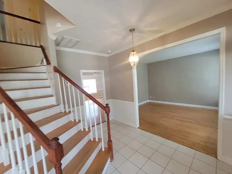 1063 Waltons Pass — Photo 5