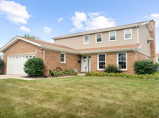 1006 E Cooper Dr, Palatine, IL 60074