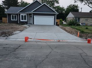 2102 West St, East Troy, WI 53120